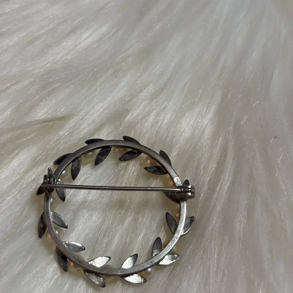 Vintage Milgrain Wreath Leaf Japanese Saltwater Pearl Brooch